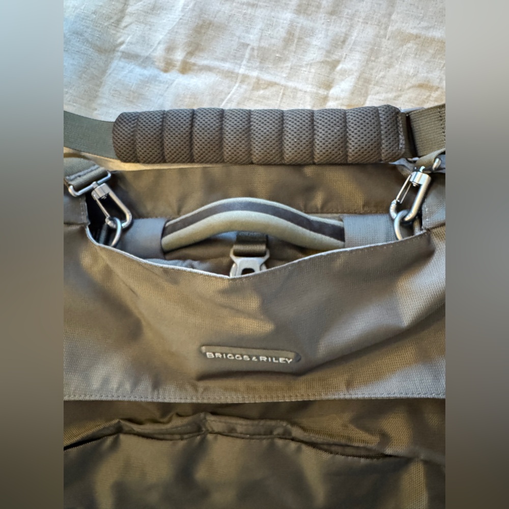 Briggs & Riley Travelware Transcend Bi-fold Garment Bag - Picture 9 of 14